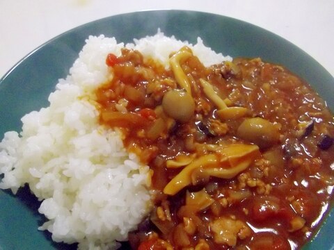 15分で簡単＊キノコと豚挽き肉のトマトカレー＊